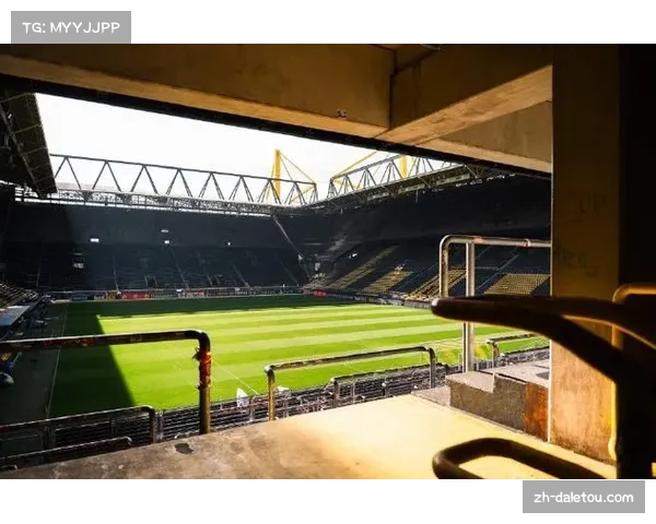 多特蒙德主场伊杜纳信号公园球场将于今夏启动看台翻新工程 多特蒙德主场伊杜纳信号公园球场将于今夏启动看台翻新工程